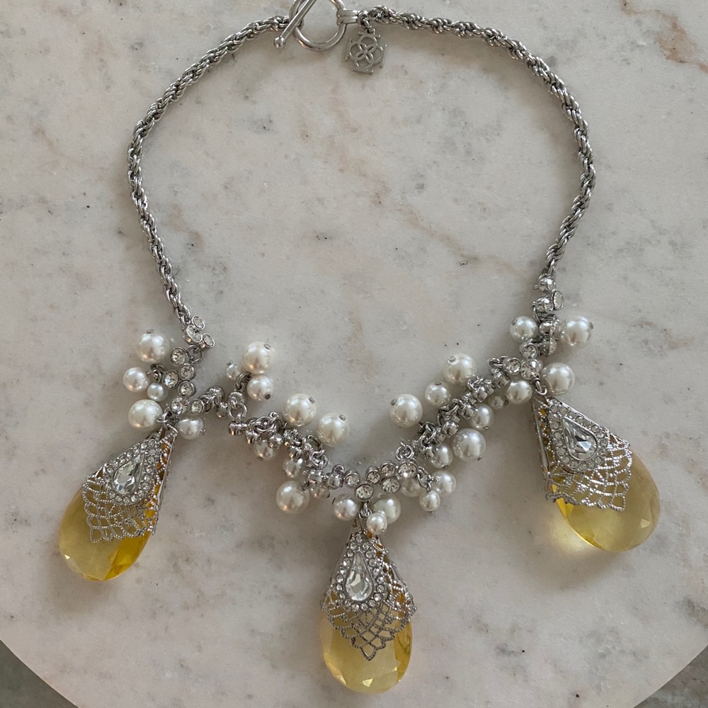 Chain Necklace with Pearl Decoration for Women